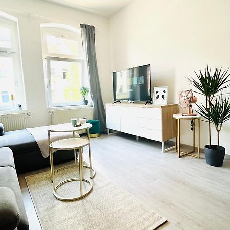 Renoviertes Apartment In Zentraler Lage - Wlan, Smart-Tv, Kueche, Balkon Und Queensize-Bett Fuer 4 Gaeste Erfurt Exterior foto