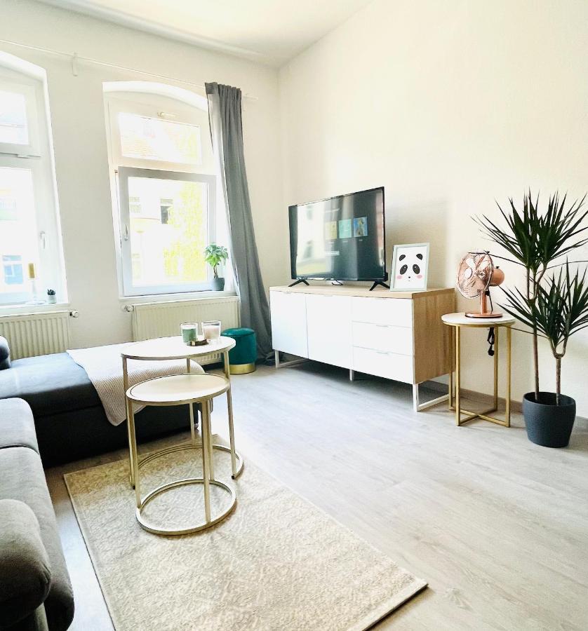 Renoviertes Apartment In Zentraler Lage - Wlan, Smart-Tv, Kueche, Balkon Und Queensize-Bett Fuer 4 Gaeste Erfurt Exterior foto